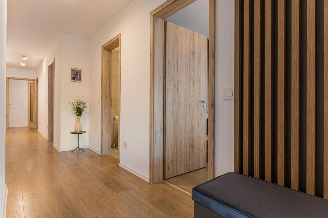 Mk Apartments Braşov Buitenkant foto