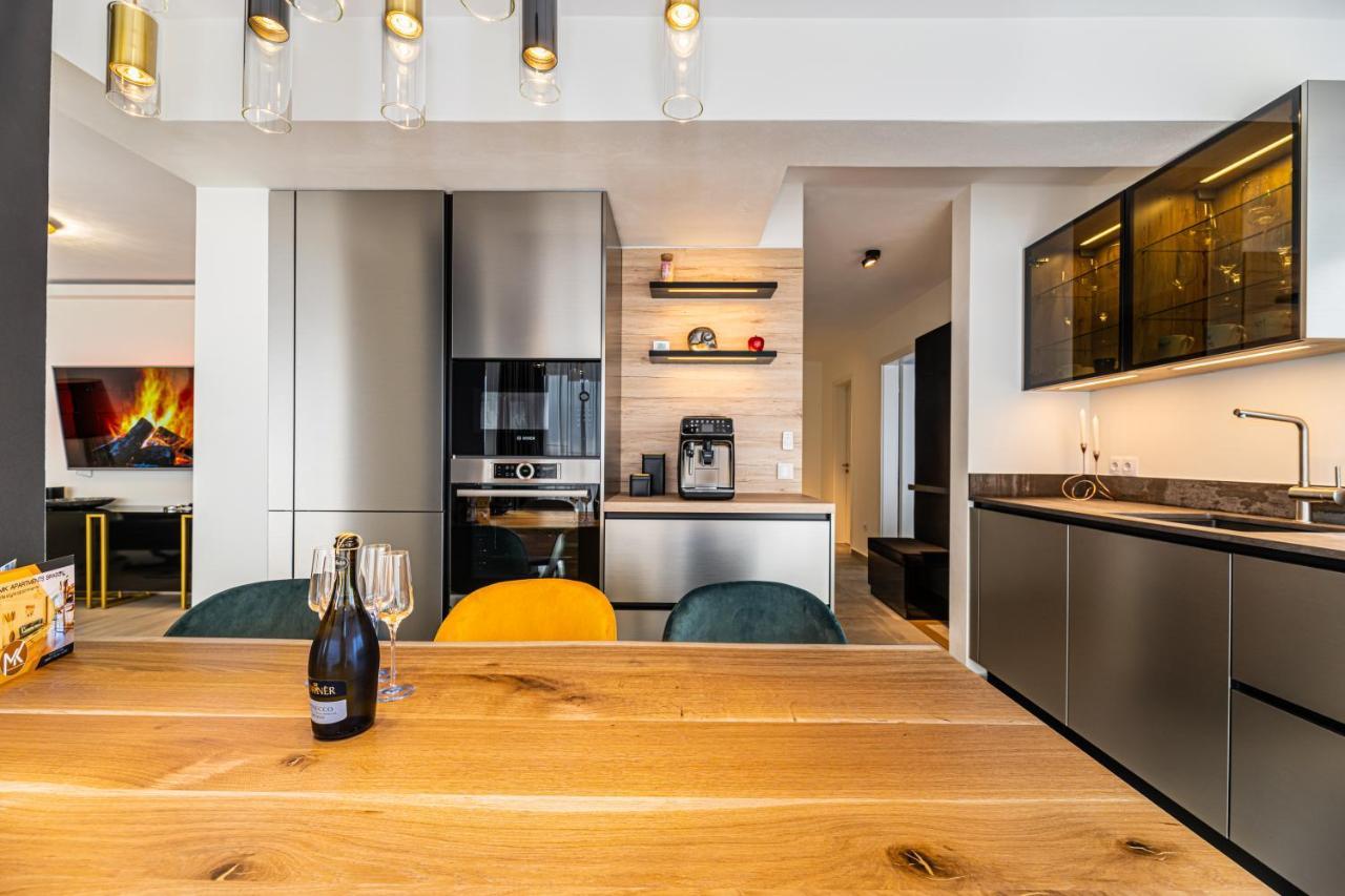 Mk Apartments Braşov Buitenkant foto
